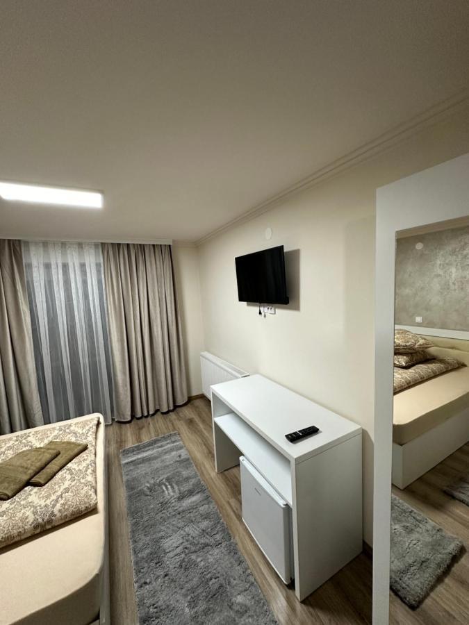 Conacul Pestera Ursilor Chiscau Экстерьер фото