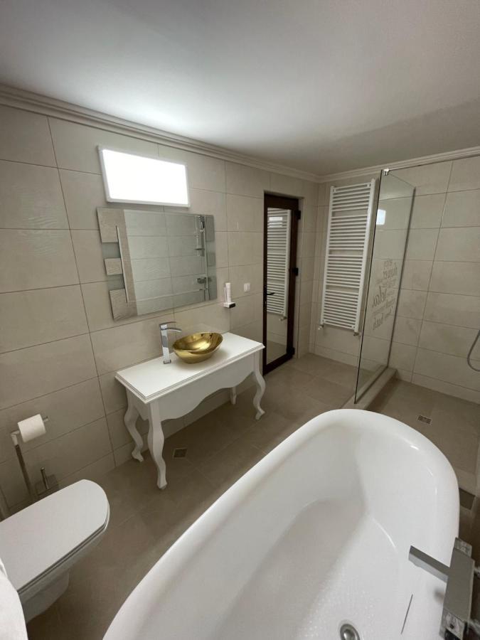Conacul Pestera Ursilor Chiscau Экстерьер фото