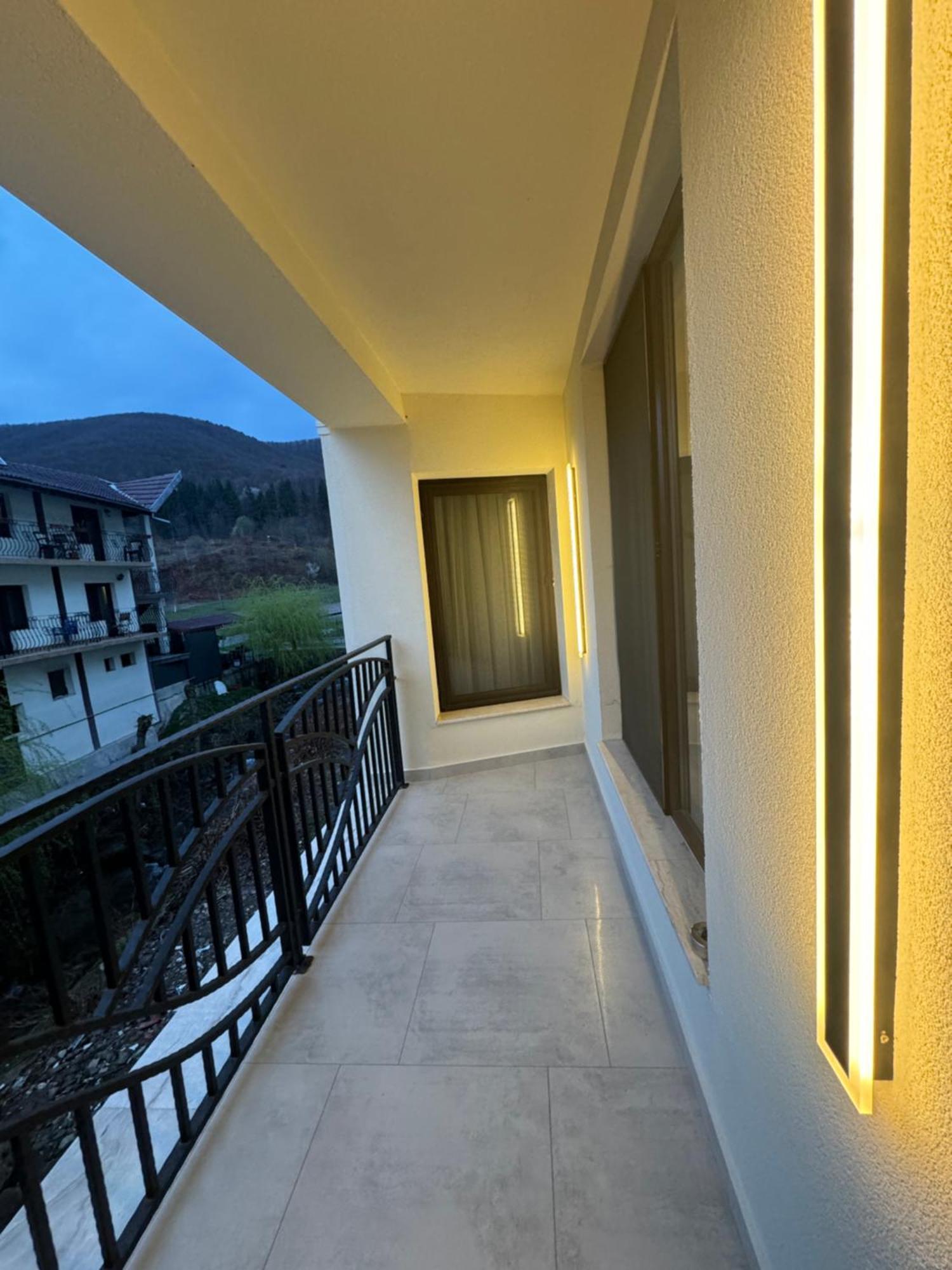 Conacul Pestera Ursilor Chiscau Экстерьер фото