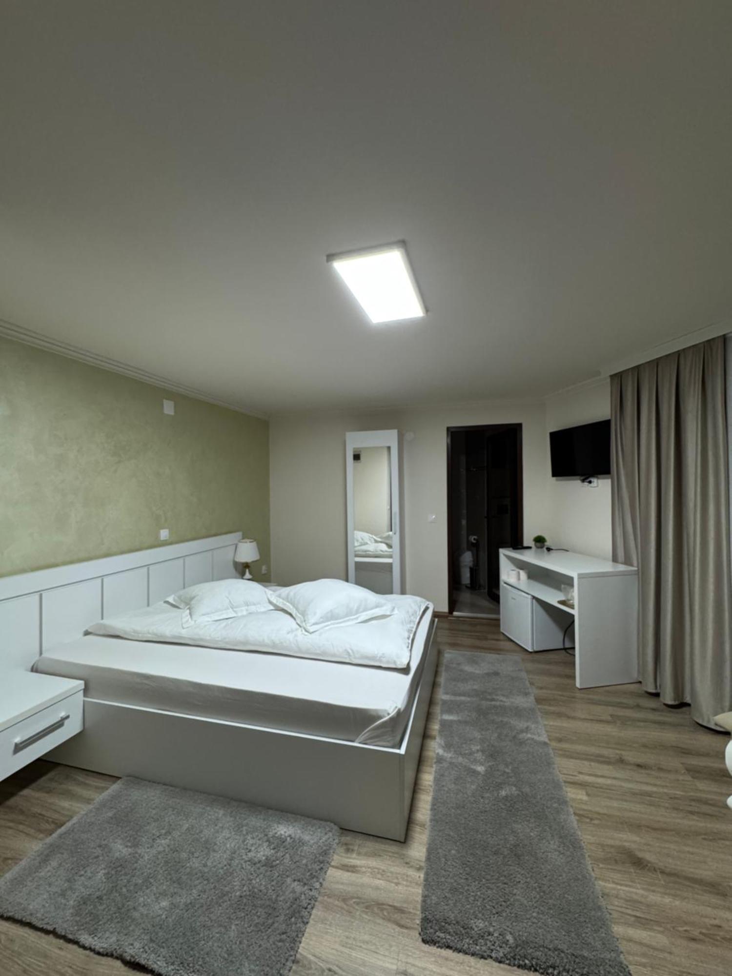 Conacul Pestera Ursilor Chiscau Экстерьер фото
