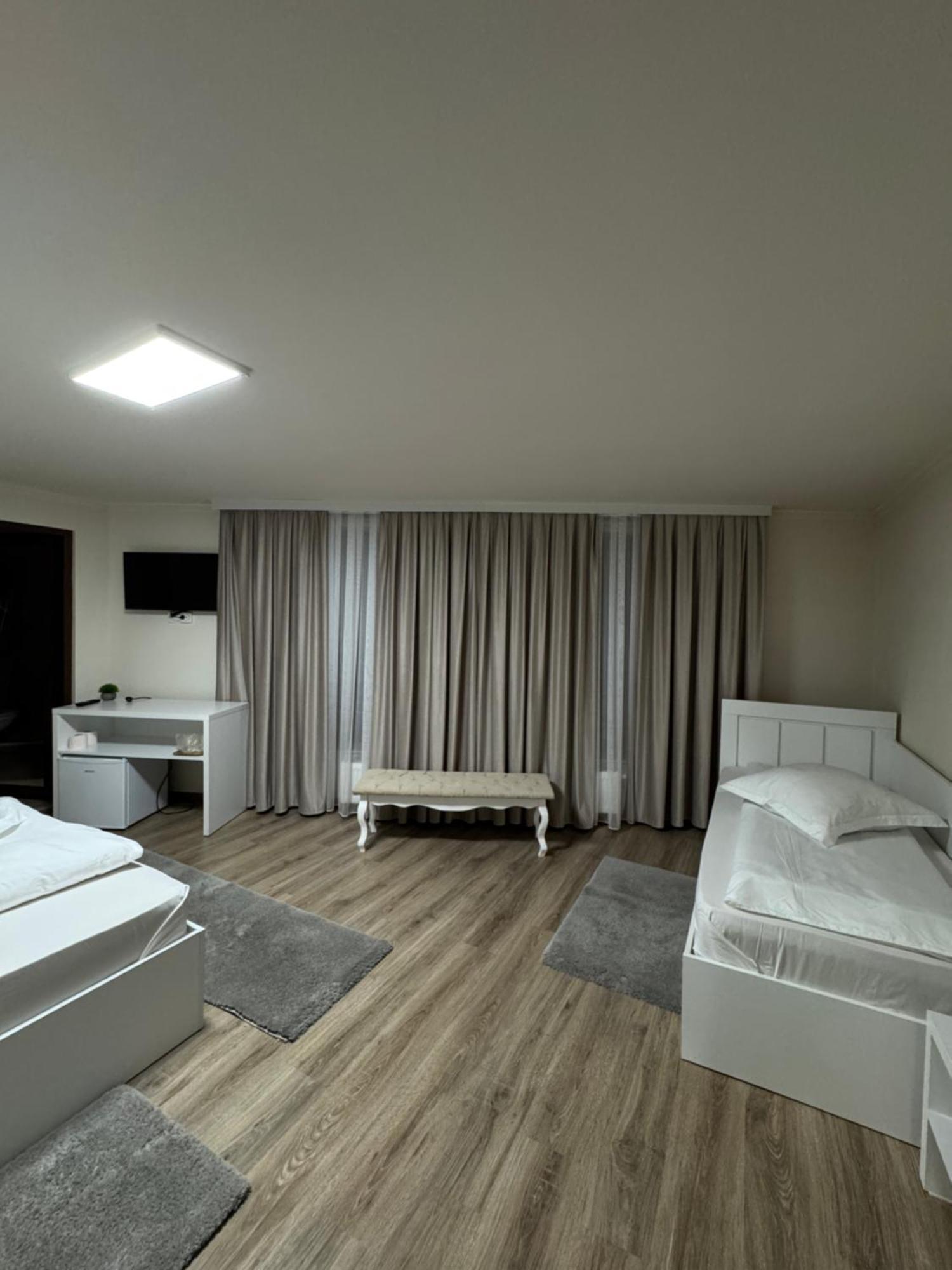 Conacul Pestera Ursilor Chiscau Экстерьер фото