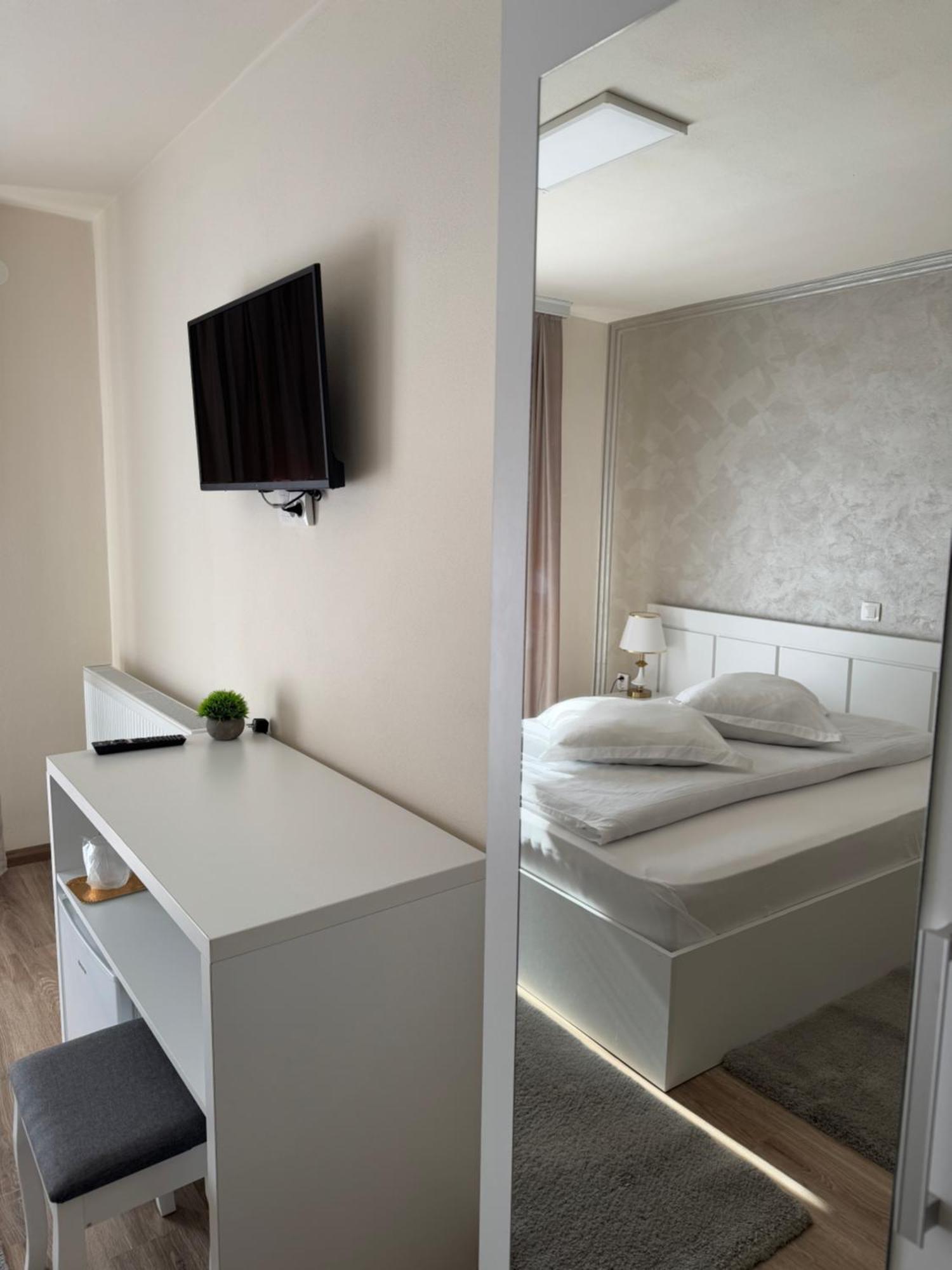 Conacul Pestera Ursilor Chiscau Экстерьер фото